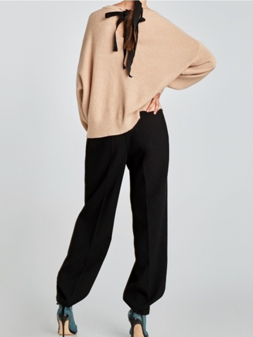 Zara Size S Pink Sweater With Black Back Bow
